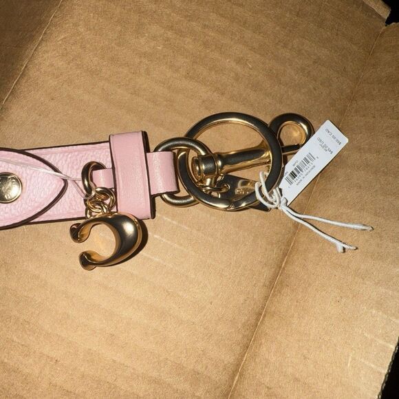 COACH CZ088 Trigger Snap Bag Charm Powder Pink Key Chain FOB - Picture 4 of 7